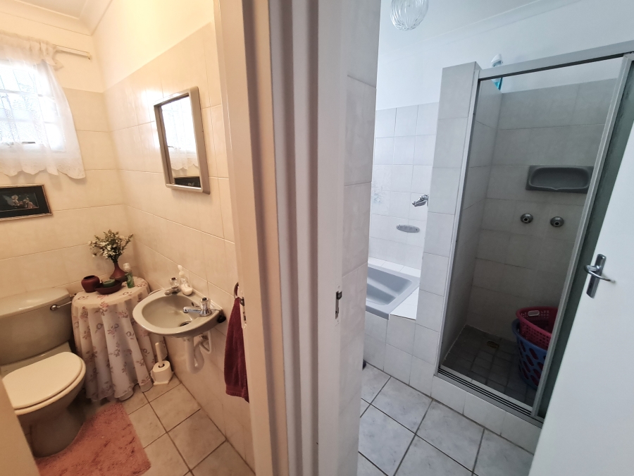 4 Bedroom Property for Sale in Wavecrest Eastern Cape